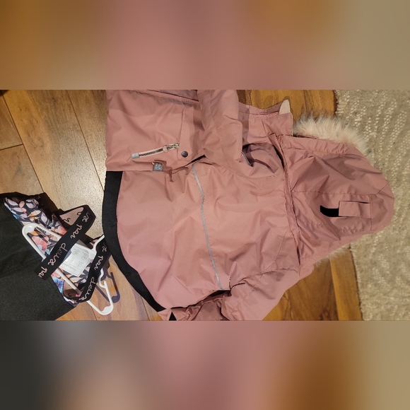 Deux par Deux Snowsuit 2T - Picture 11 of 12